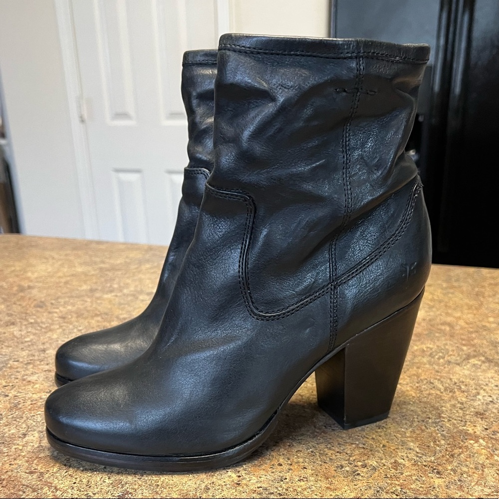 Frye Women's Patty Artisan Zip Short Boot 7200044 D14 Size 10 . New without tags